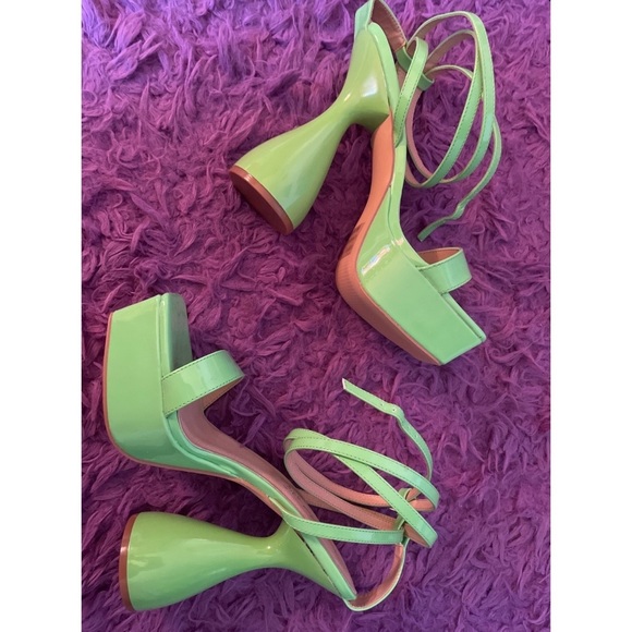 GREEN PATENT PLATFORM CHUNKY BLOCK HEEL WITH ANKLE STRAP - Picture 3 of 6